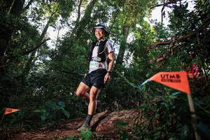 BIB: 9582
                            <button type="button" onclick="openModal(22618483)" class="btn btn-primary btn-sm float-right btn-popup" data-toggle="modal" data-target=".modal-high-quality">
                        <i class="fas fa-shopping-cart"></i> Add to Cart
                    </button>
                                            <button type="button" onclick="isThisMe(22618483, true)" class="btn btn-success btn-sm float-right btn-popup btn-isme hidden" data-toggle="tooltip" data-placement="bottom" title="นี่คือรูปของคุณใช่ไหม คลิกที่นี่เพื่อเอาเข้าอัลบั้ม">
                        <i class="fas fa-plus"></i> Add to album
                    </button>
                    <button type="button" onclick="isThisMe(22618483, false)" class="btn btn-warning btn-sm float-right btn-popup btn-isnotme hidden">
                        <i class="fas fa-ban"></i> Remove from album
                    </button>